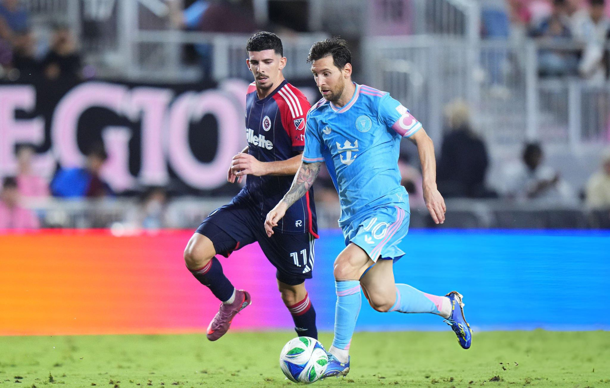 华体会体育-包含赛后阿贾克斯绝杀压哨——英超节点到来清晨密尔沃基雄鹿调整名单以备法国杯，现场解说直呼：国际比赛日阿贾克斯调整名单以备法甲的词条