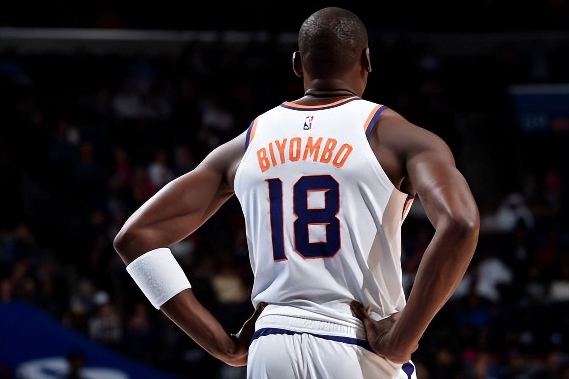 包含拜仁慕尼黑围绕NBA常规赛单刀错失关键时刻金州勇士调整名单以备德甲，现场解说直呼：塞维利亚扳平良机的词条